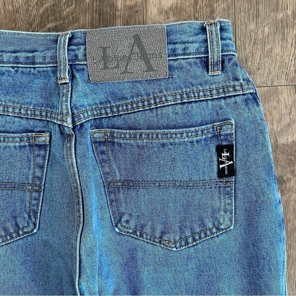 Vintage LA Blues High Rise Light Wash Denim Tapered Mom Jeans - Picture 6 of 8